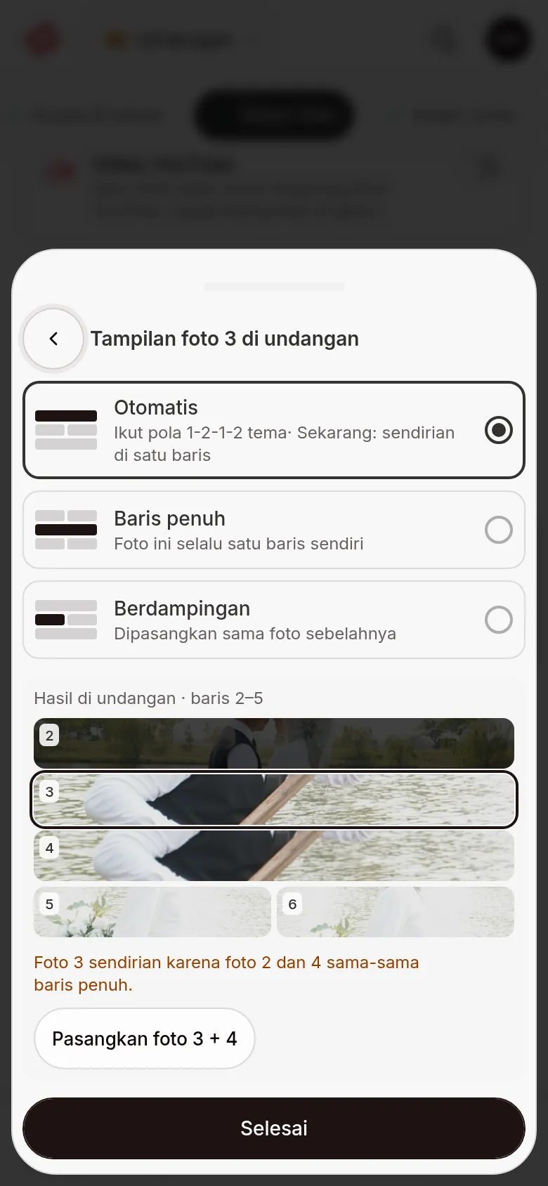 Sheet Tampilan foto 3 di undangan berisi tiga pilihan tampilan, gambaran Hasil di undangan, dan tombol Pasangkan foto 3 + 4